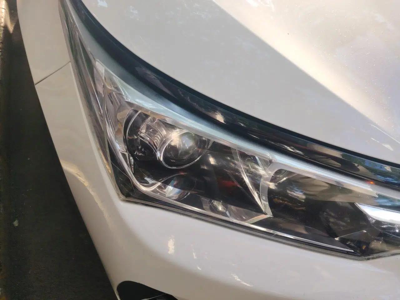 Toyota Corolla 2017 Revised Dual-Engine 1.8L E-CVT Leading Edition — миниатюра 7