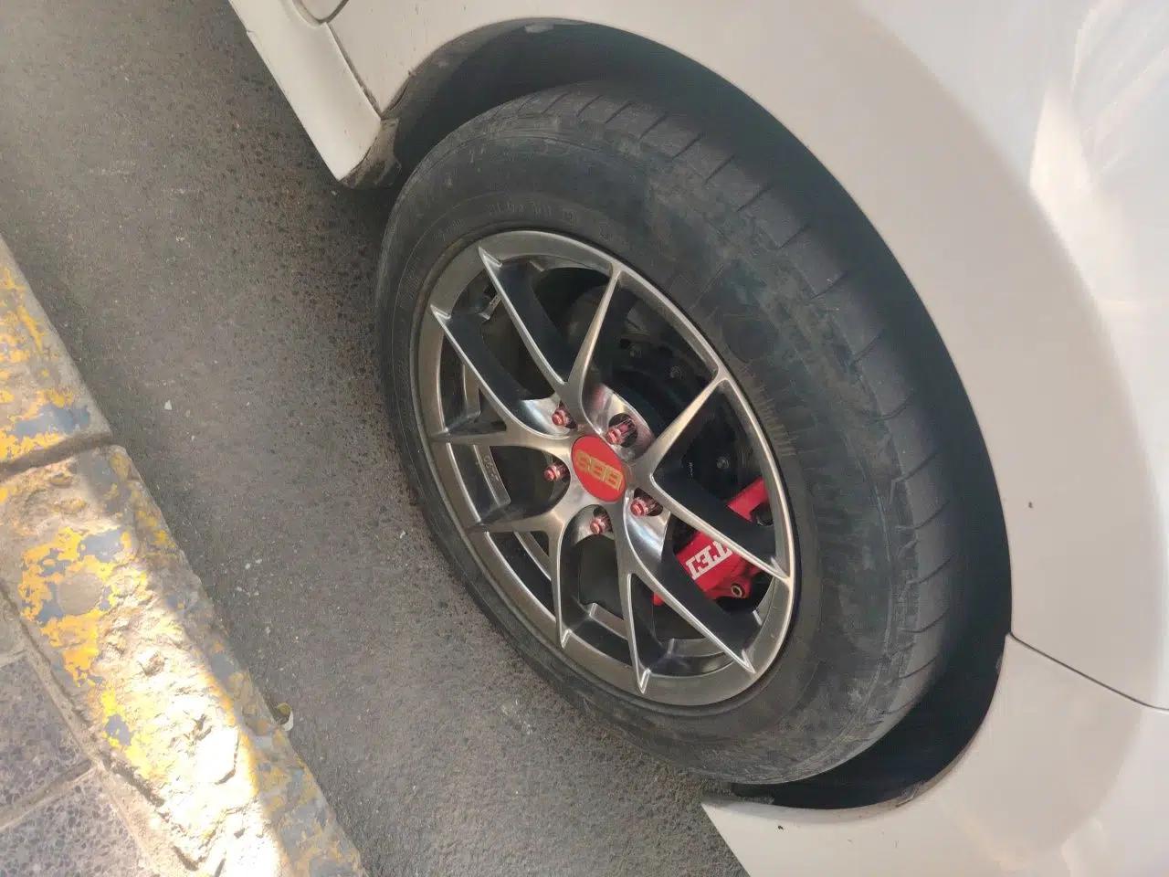 Toyota Corolla 2017 Revised Dual-Engine 1.8L E-CVT Leading Edition — миниатюра 8