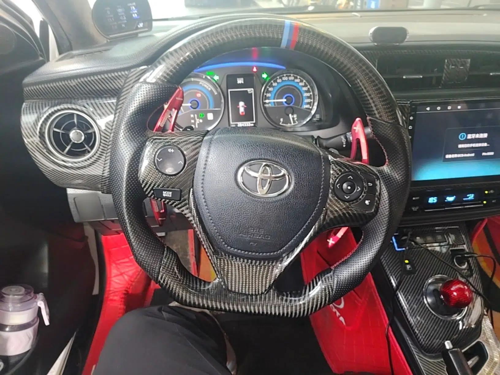 Toyota Corolla 2017 Revised Dual-Engine 1.8L E-CVT Leading Edition — миниатюра 10