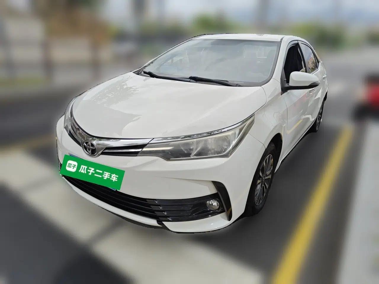 Toyota Corolla 2017 Revised Version 1.2T S-CVT GL — миниатюра 1