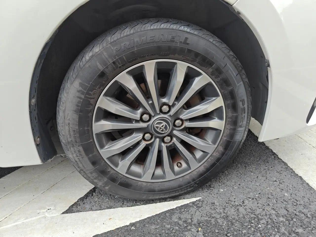 Toyota Corolla 2017 Revised Version 1.2T S-CVT GL — миниатюра 8