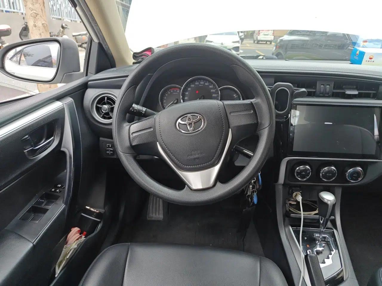 Toyota Corolla 2017 Revised Version 1.2T S-CVT GL — миниатюра 10