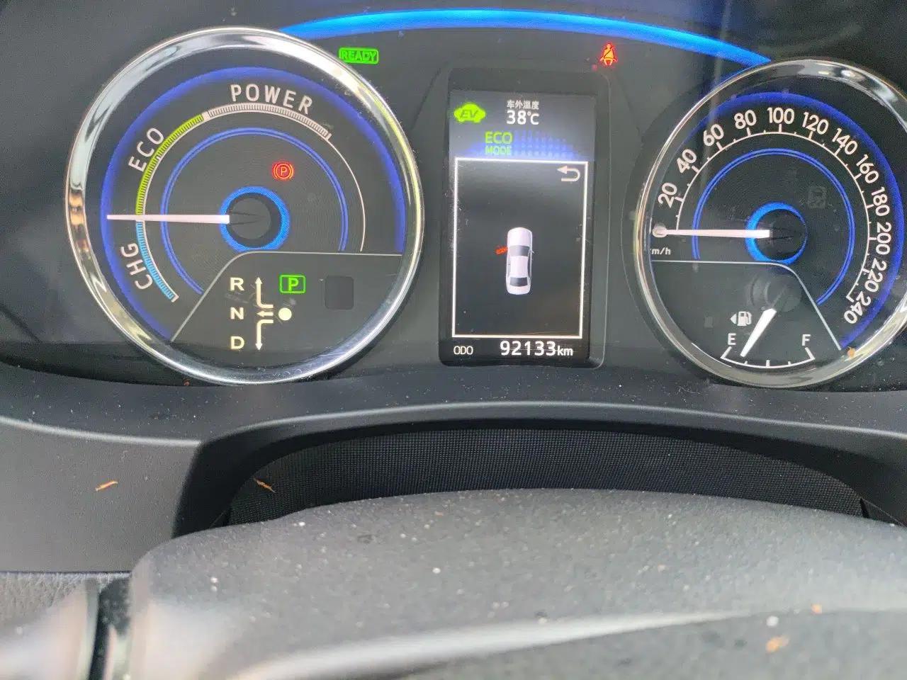 Toyota Corolla 2016 Dual-Engine 1.8L E-CVT Elite Edition — миниатюра 12
