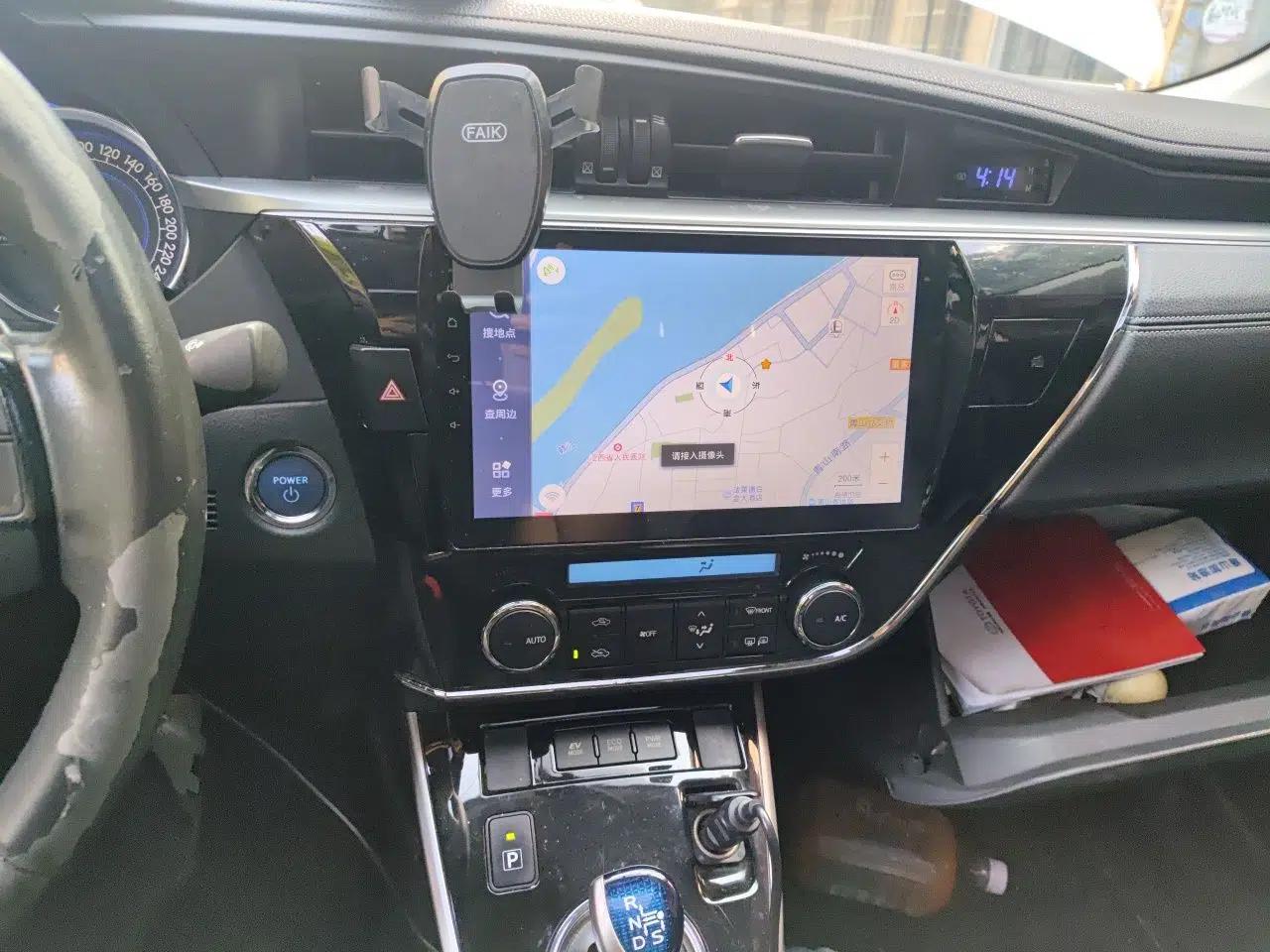 Toyota Corolla 2016 Dual-Engine 1.8L E-CVT Elite Edition — миниатюра 13