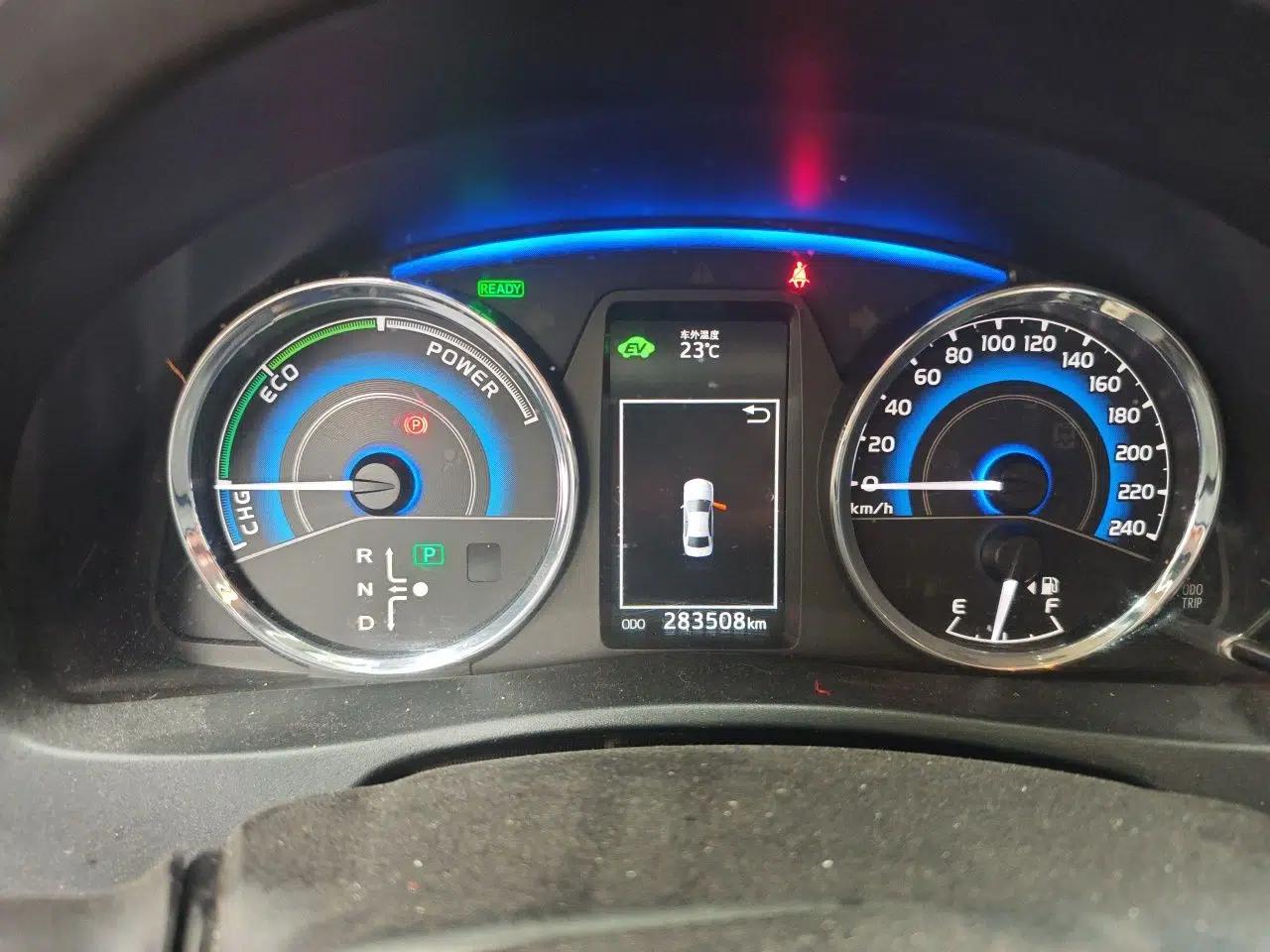 Toyota Corolla 2017 Revised Dual-Engine 1.8L E-CVT Leading Edition — миниатюра 11