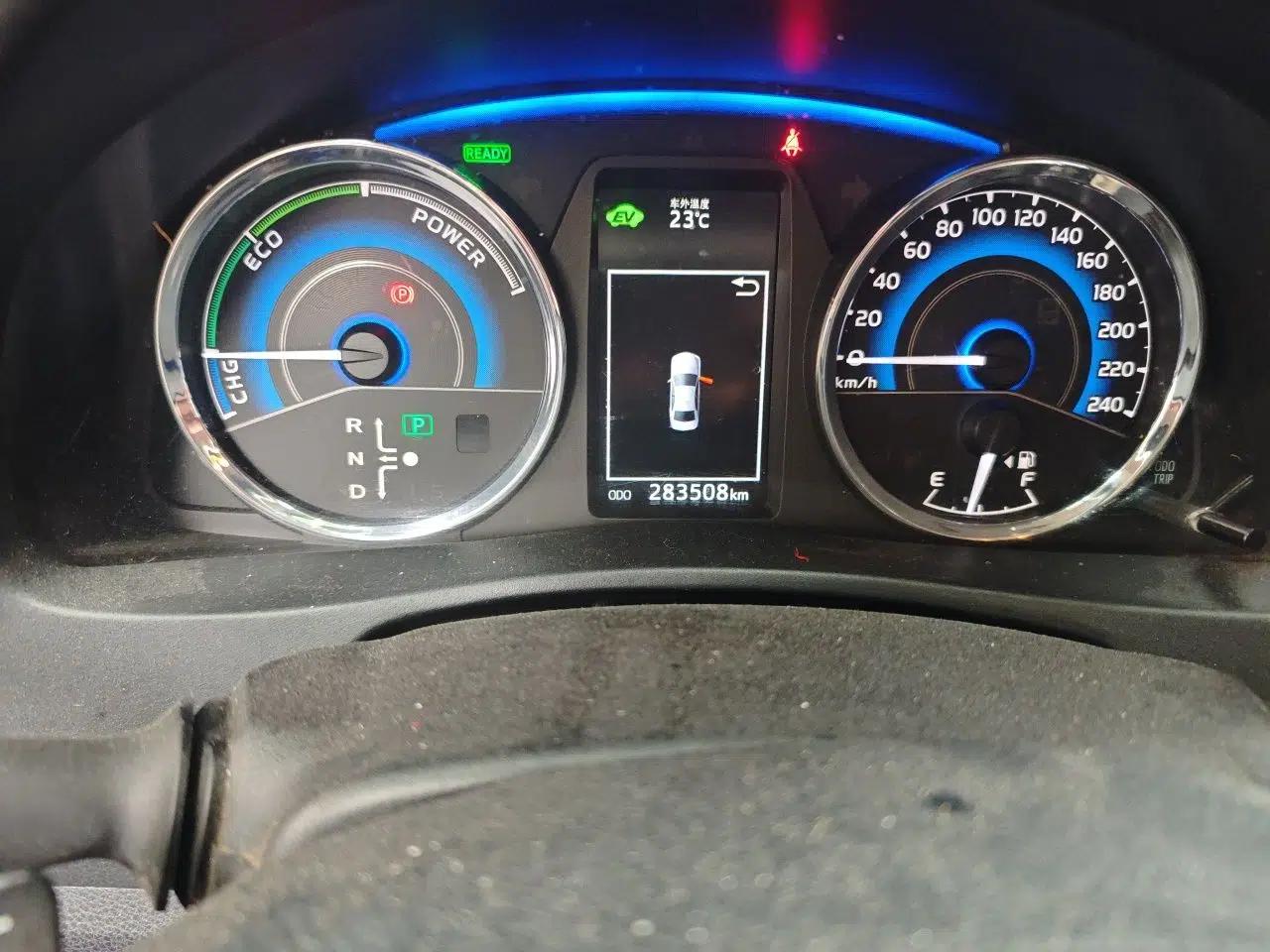 Toyota Corolla 2017 Revised Dual-Engine 1.8L E-CVT Leading Edition — миниатюра 12
