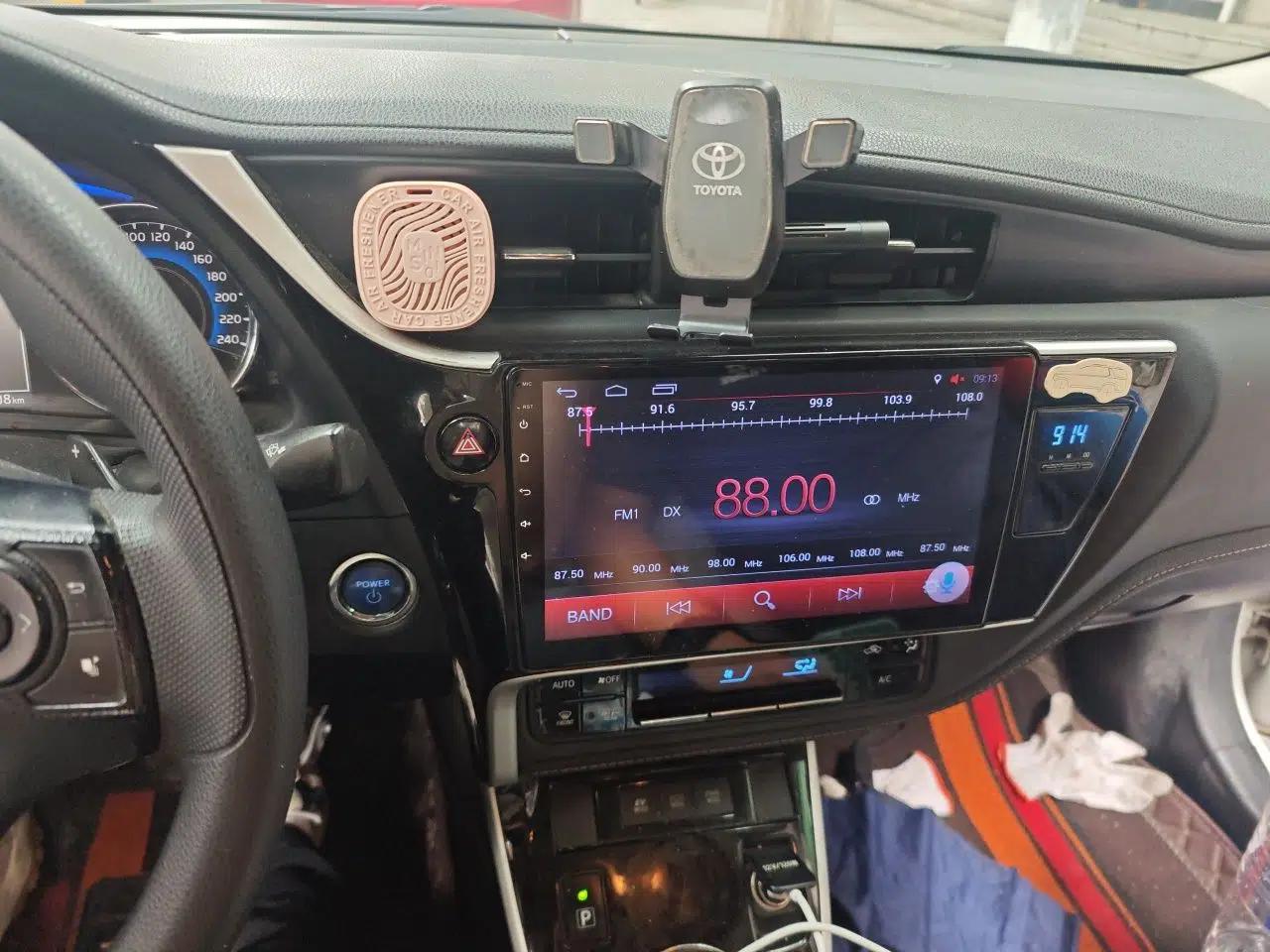 Toyota Corolla 2017 Revised Dual-Engine 1.8L E-CVT Leading Edition — миниатюра 13