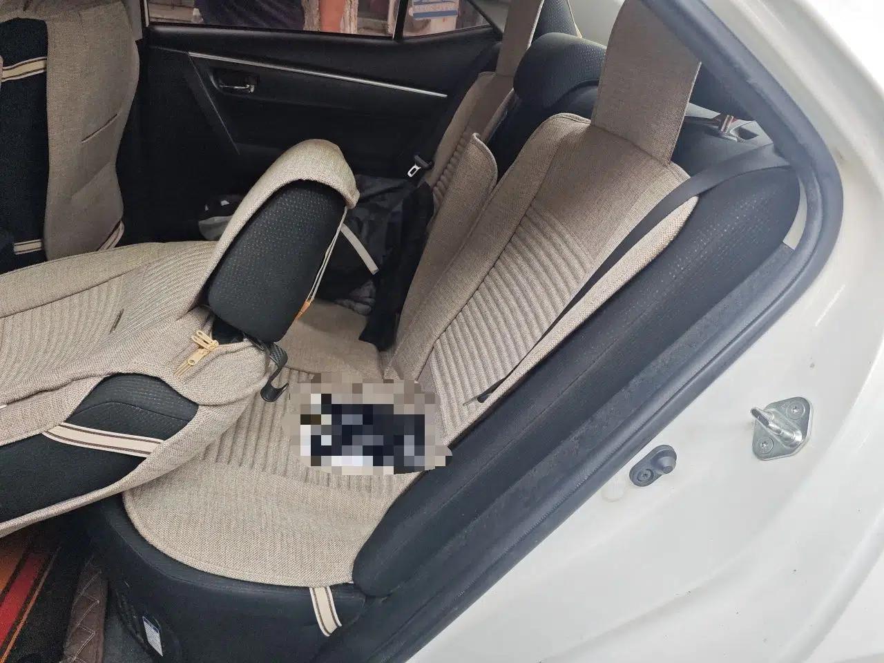 Toyota Corolla 2017 Revised Dual-Engine 1.8L E-CVT Leading Edition — миниатюра 17