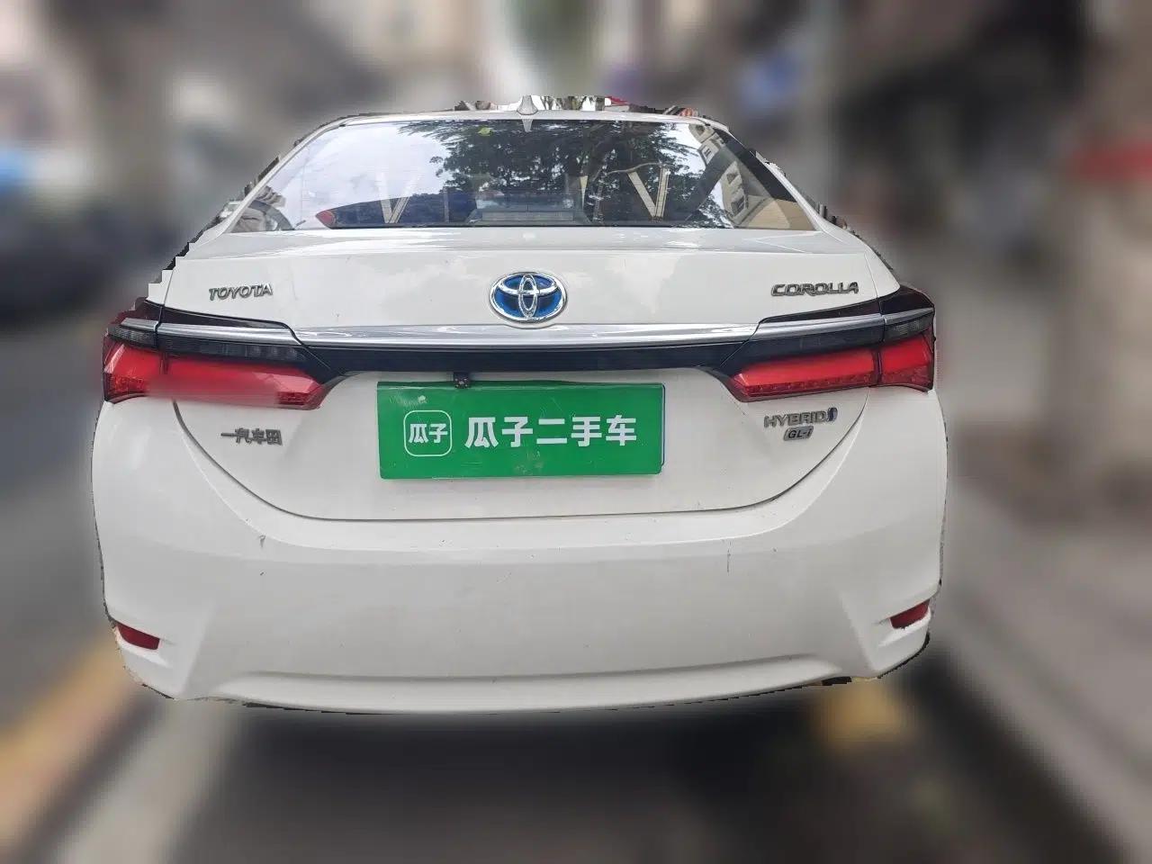Toyota Corolla 2017 Revised Dual-Engine 1.8L E-CVT Leading Edition — миниатюра 5