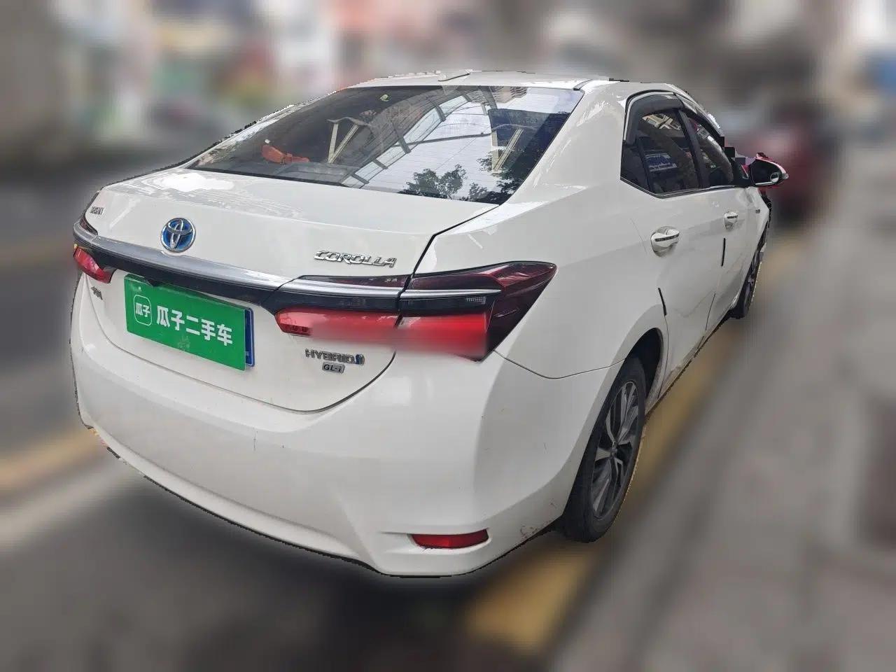 Toyota Corolla 2017 Revised Dual-Engine 1.8L E-CVT Leading Edition — миниатюра 6