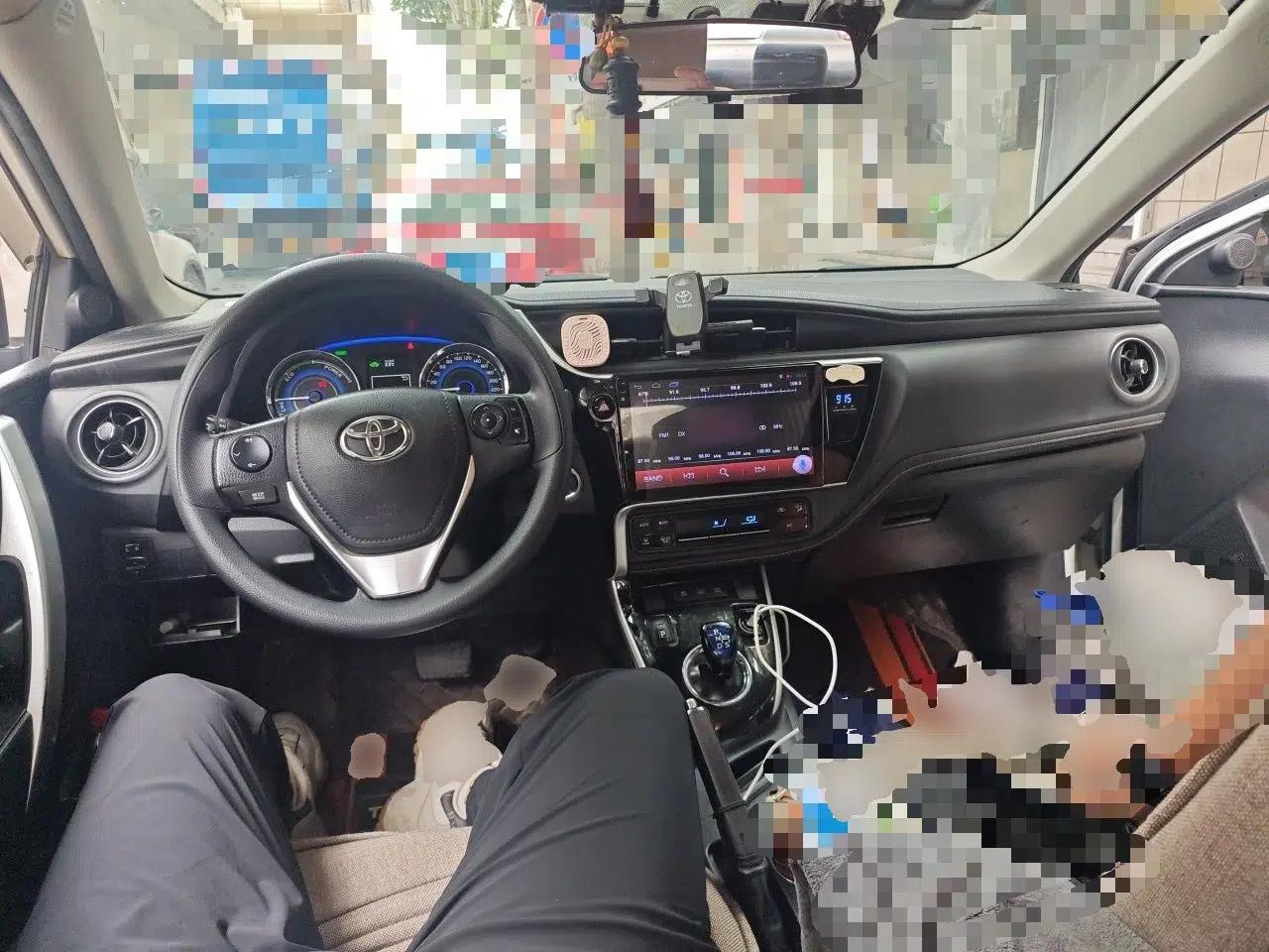 Toyota Corolla 2017 Revised Dual-Engine 1.8L E-CVT Leading Edition — миниатюра 9