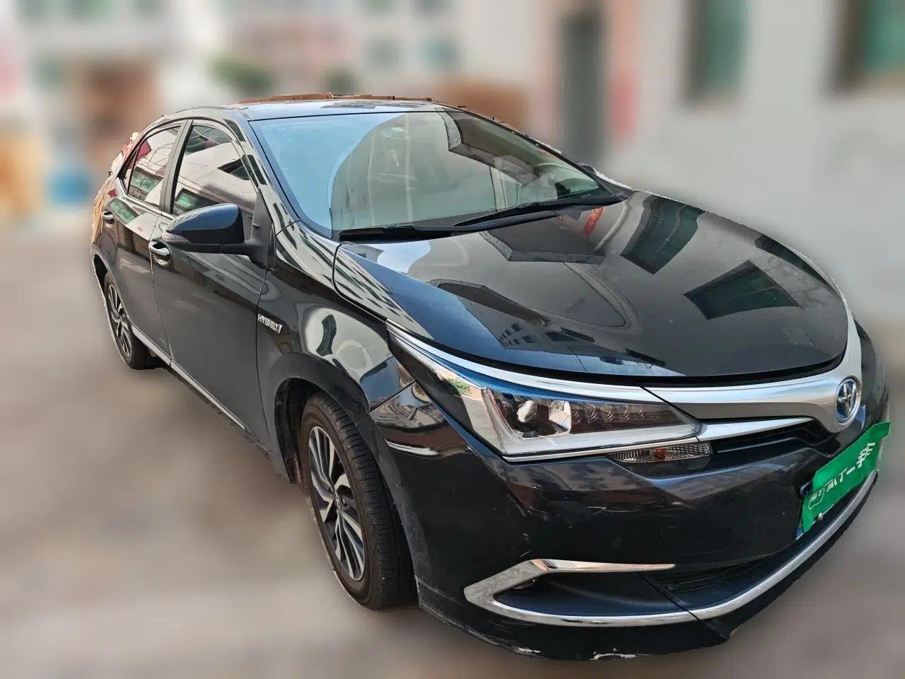 Toyota Corolla 2017 Revised Dual-Engine 1.8L E-CVT Elite Edition — миниатюра 3