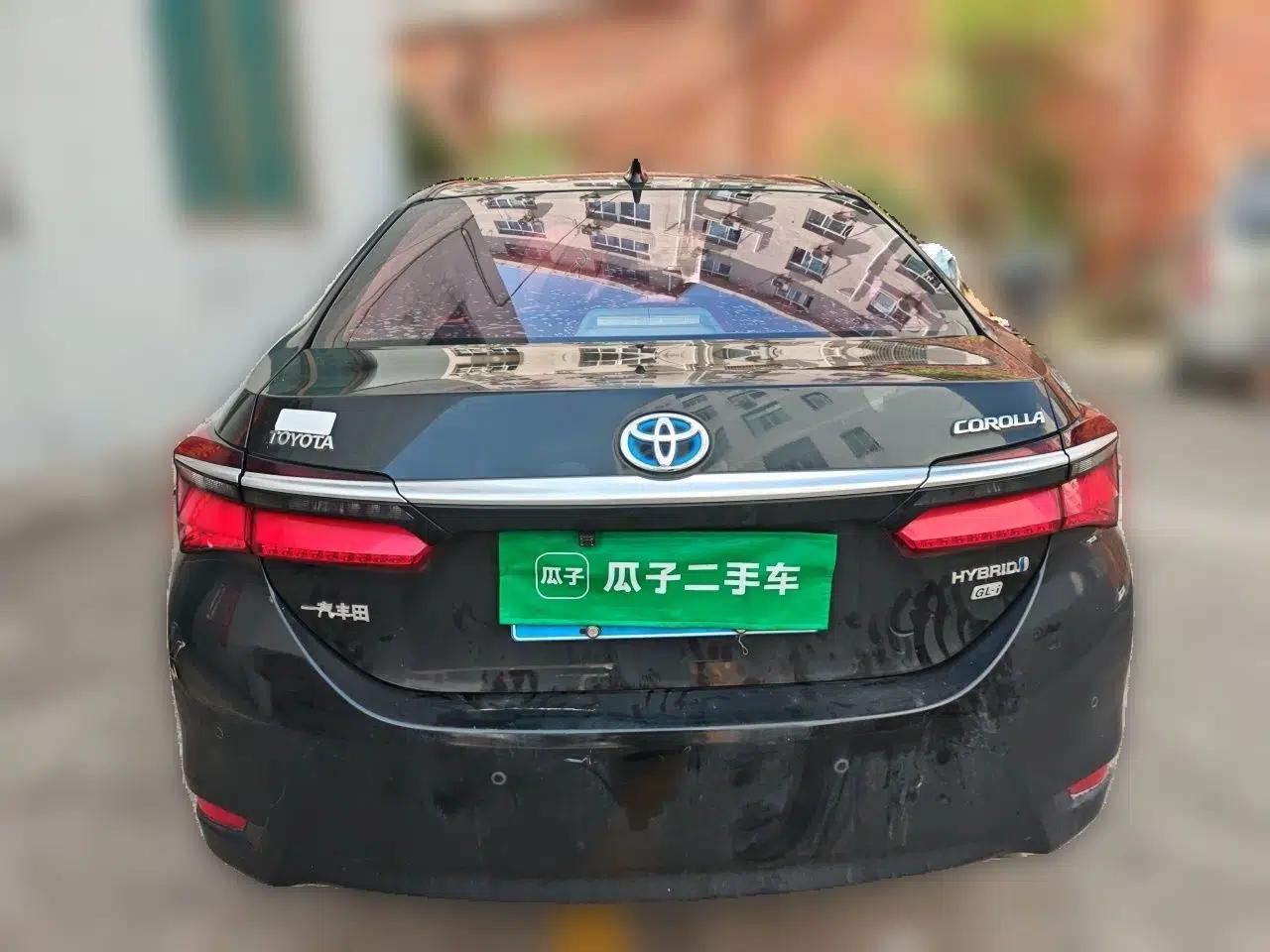 Toyota Corolla 2017 Revised Dual-Engine 1.8L E-CVT Elite Edition — миниатюра 5