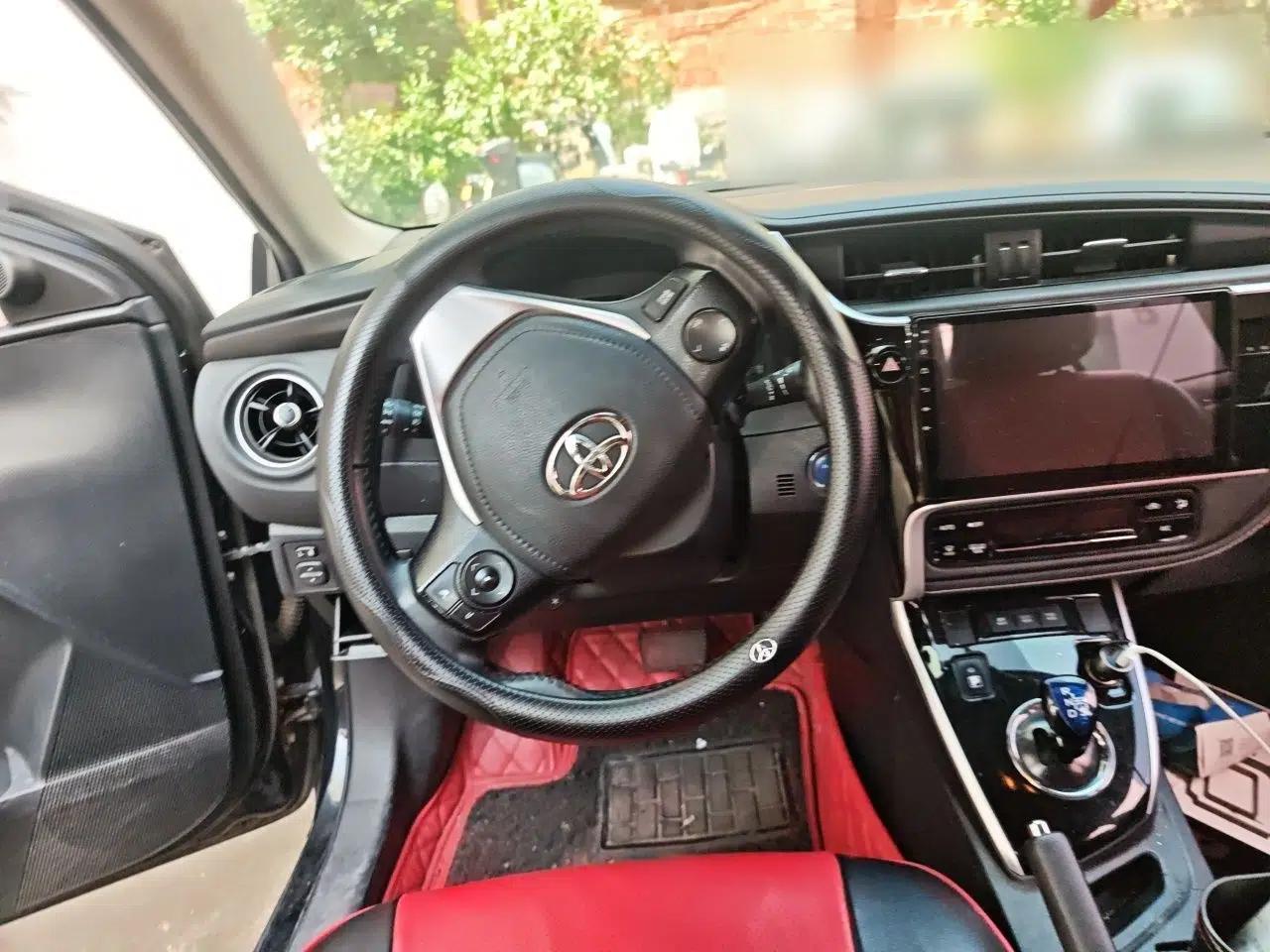 Toyota Corolla 2017 Revised Dual-Engine 1.8L E-CVT Elite Edition — миниатюра 10