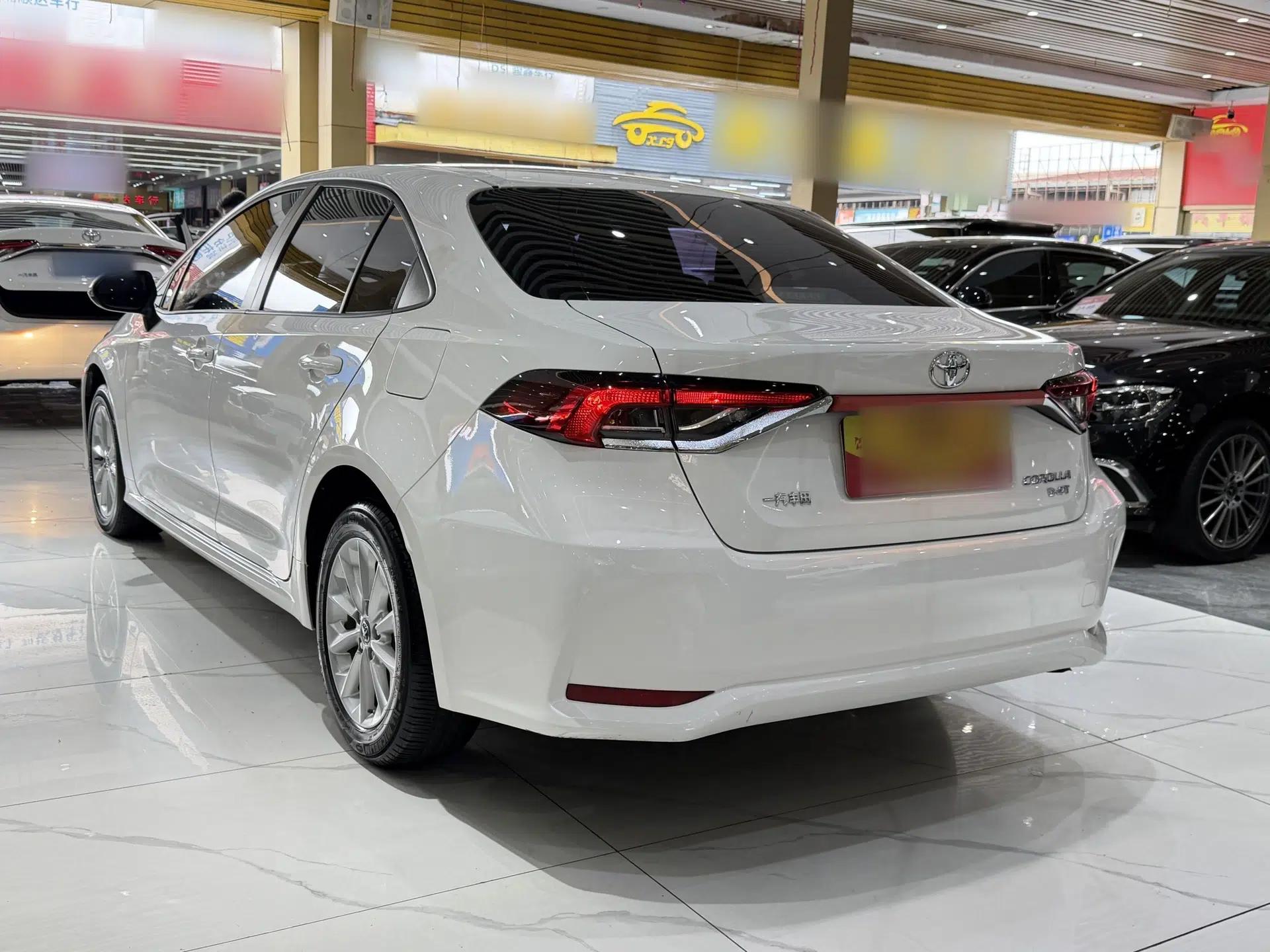Toyota Corolla 2021 1.2T S-CVT Elite PLUS Edition — миниатюра 5