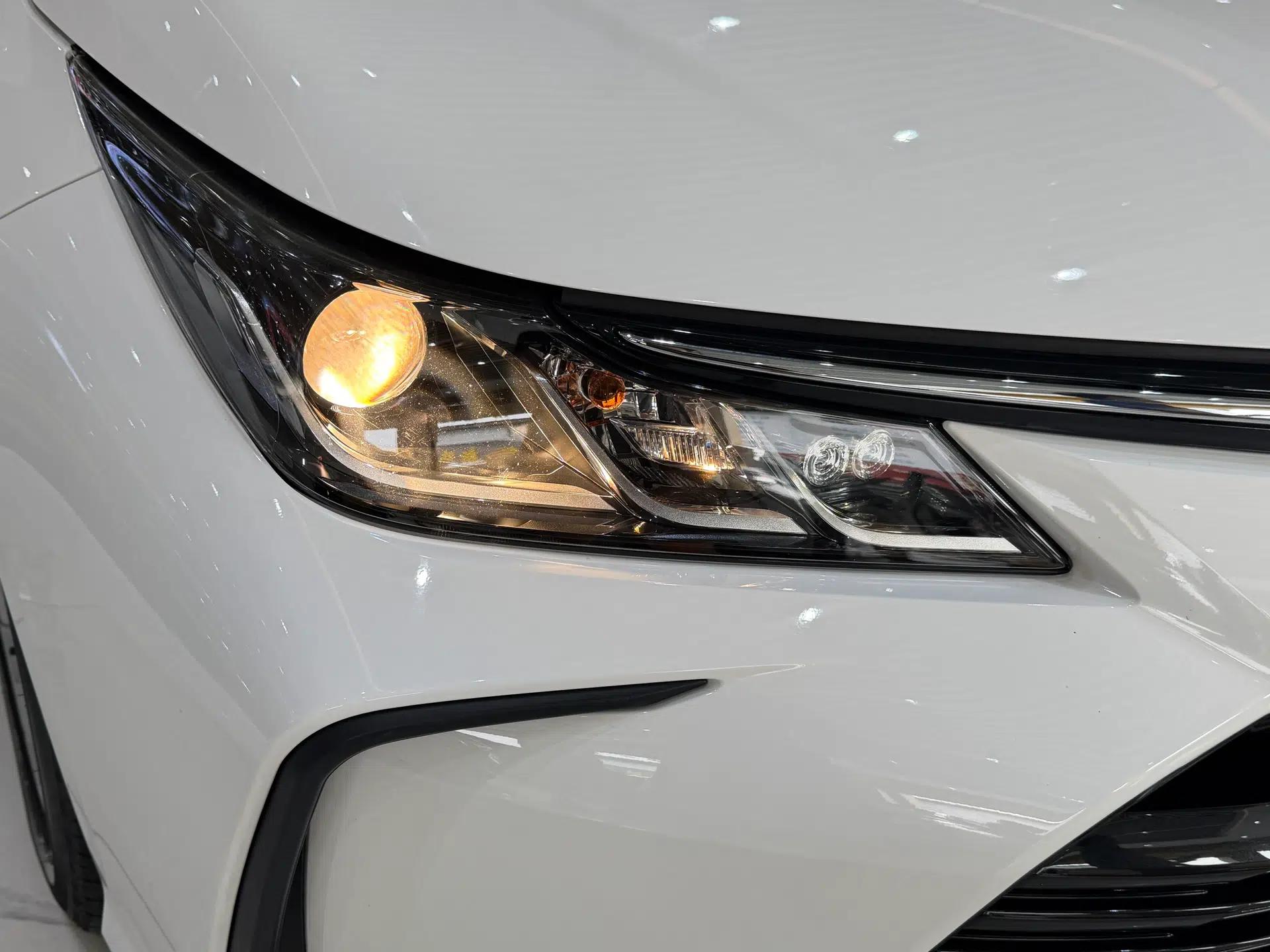 Toyota Corolla 2021 1.2T S-CVT Elite PLUS Edition — миниатюра 8