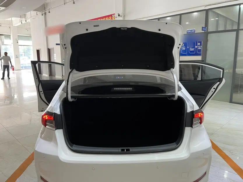 Toyota Corolla 2022 1.2T S-CVT Pioneer PLUS Edition — миниатюра 16