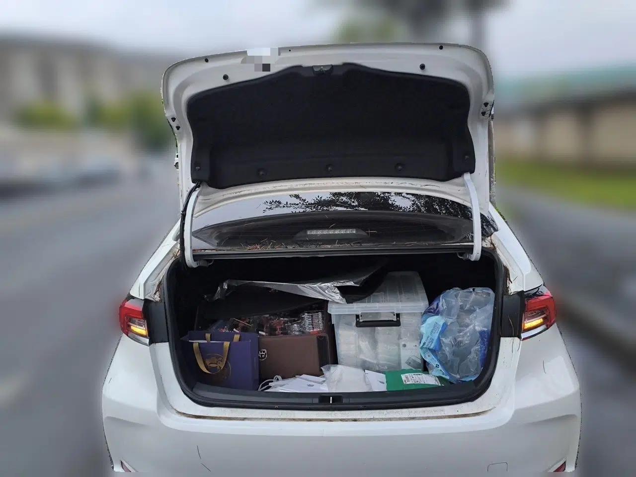 Toyota Corolla 2024 1.8L Smart Electric Hybrid Dual-Engine Pioneer Edition — миниатюра 19