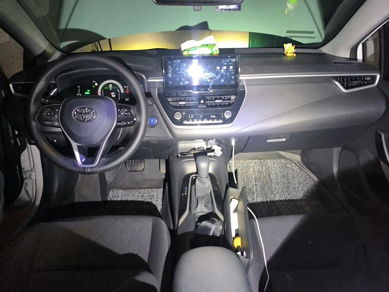 Toyota Corolla 2024 1.8L Smart Electric Hybrid Dual-Engine Pioneer Edition — миниатюра 9