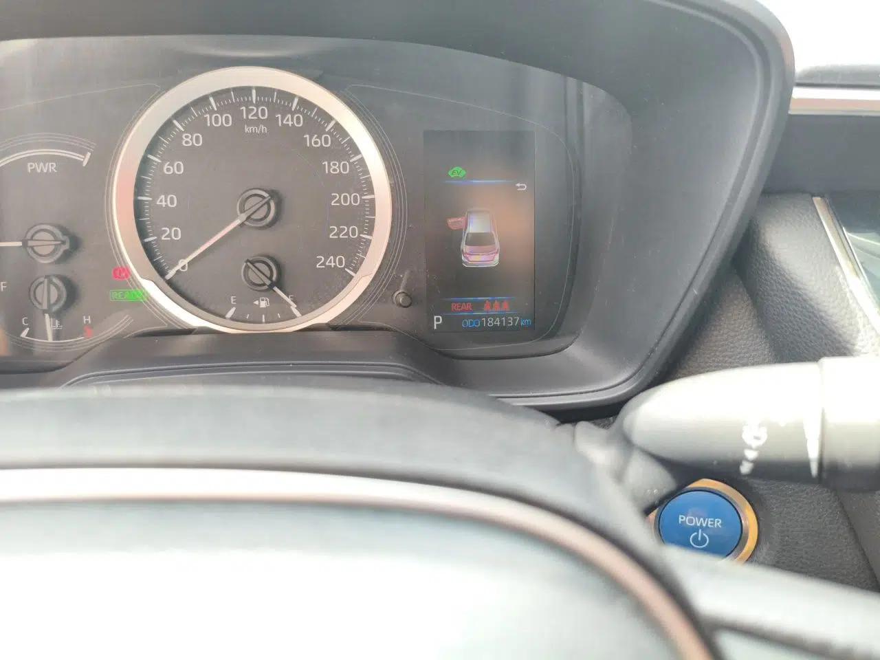 Toyota Corolla 2022 Dual-Motor 1.8L E-CVT Pioneer Edition — миниатюра 12