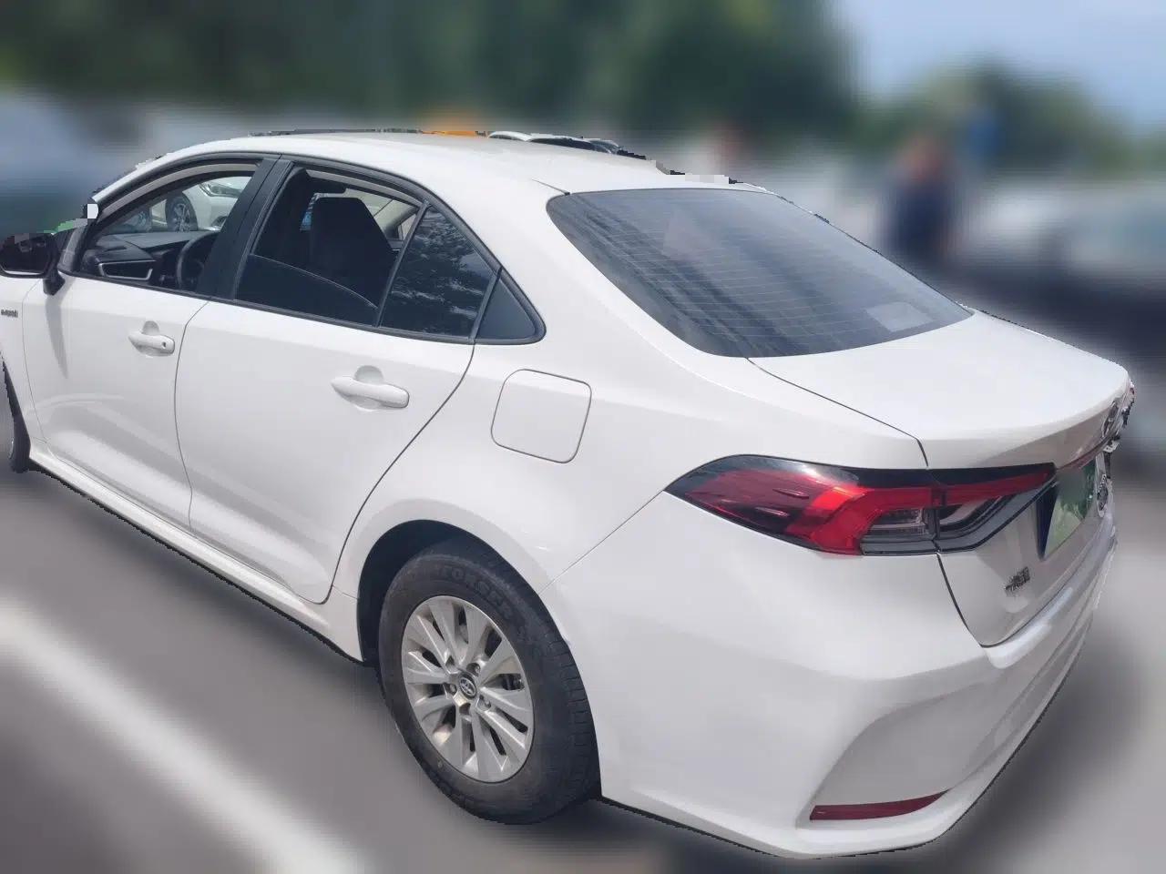 Toyota Corolla 2022 Dual-Motor 1.8L E-CVT Pioneer Edition — миниатюра 4