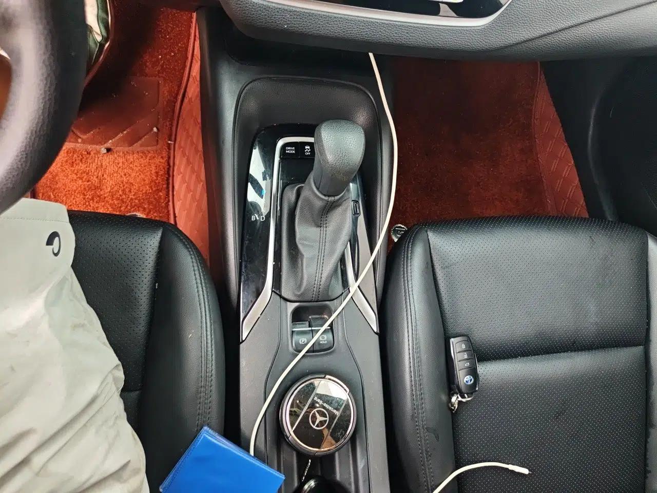 Toyota Corolla 2023 1.8L Smart Electric Hybrid Dual-Motor Elite Edition — миниатюра 14