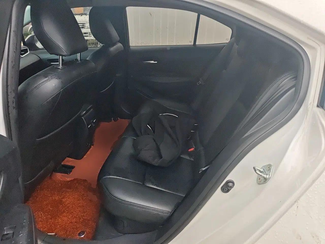 Toyota Corolla 2023 1.8L Smart Electric Hybrid Dual-Motor Elite Edition — миниатюра 17