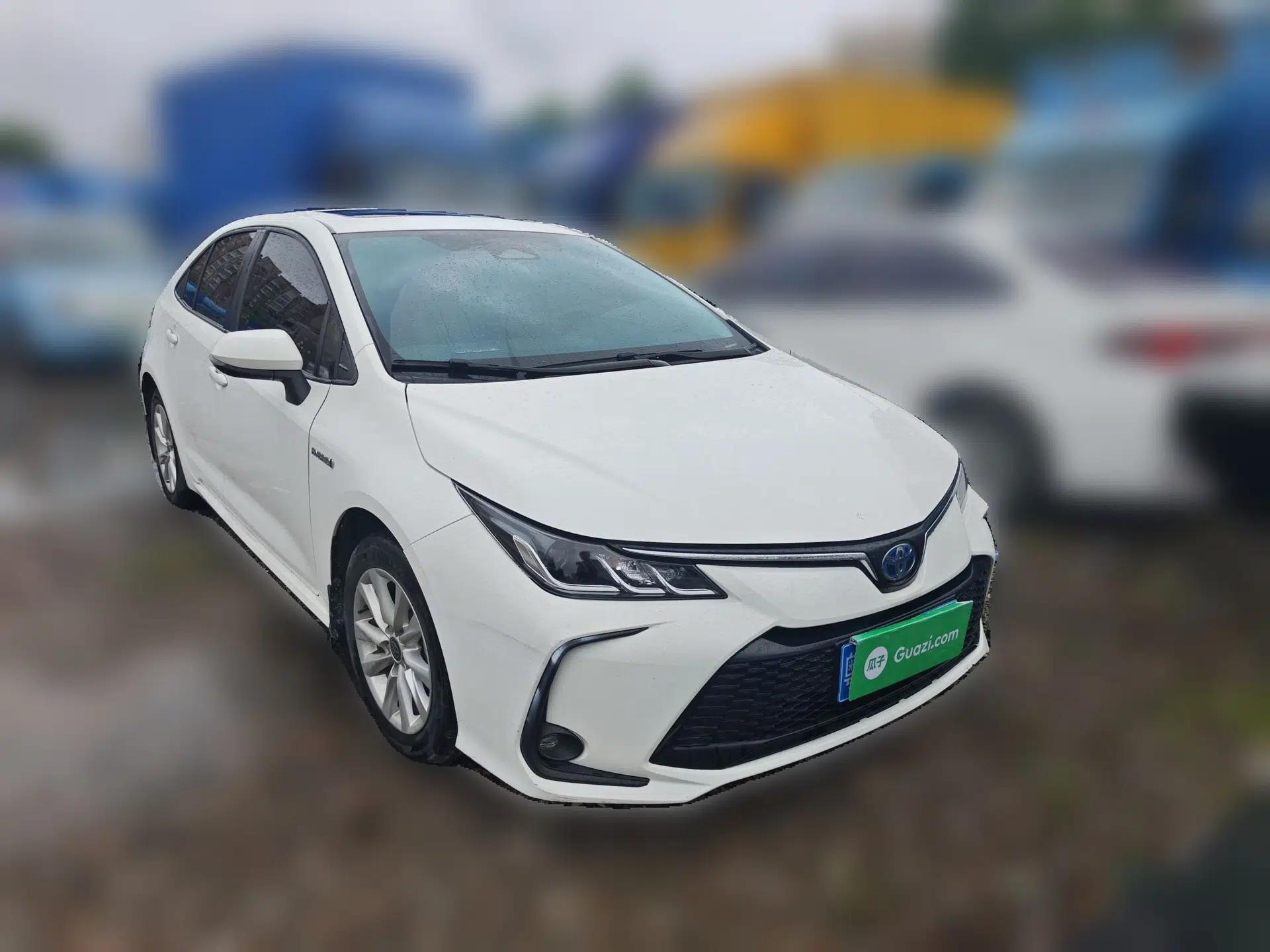 Toyota Corolla 2023 1.8L Smart Electric Hybrid Dual-Motor Elite Edition — миниатюра 3