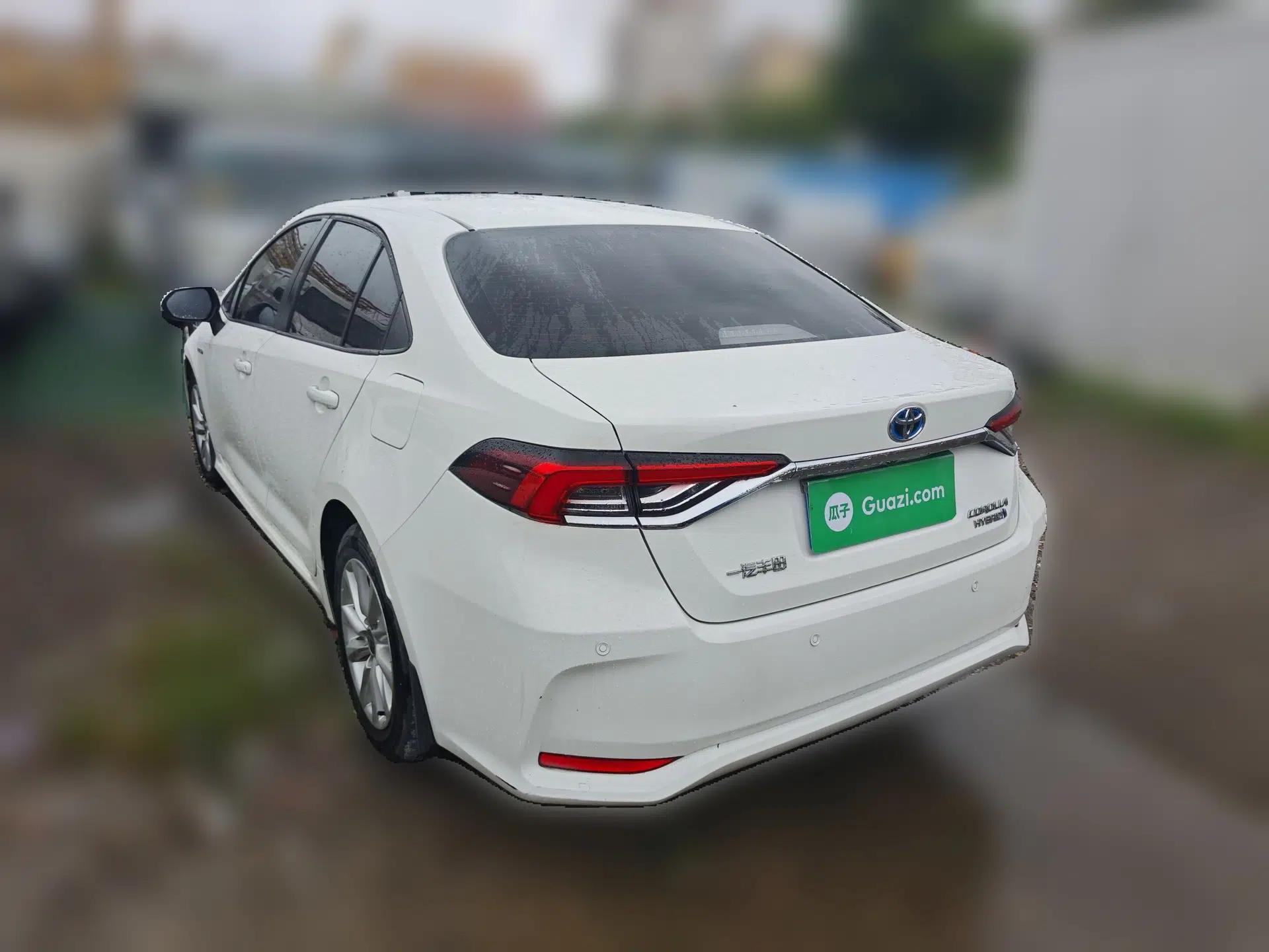 Toyota Corolla 2023 1.8L Smart Electric Hybrid Dual-Motor Elite Edition — миниатюра 4