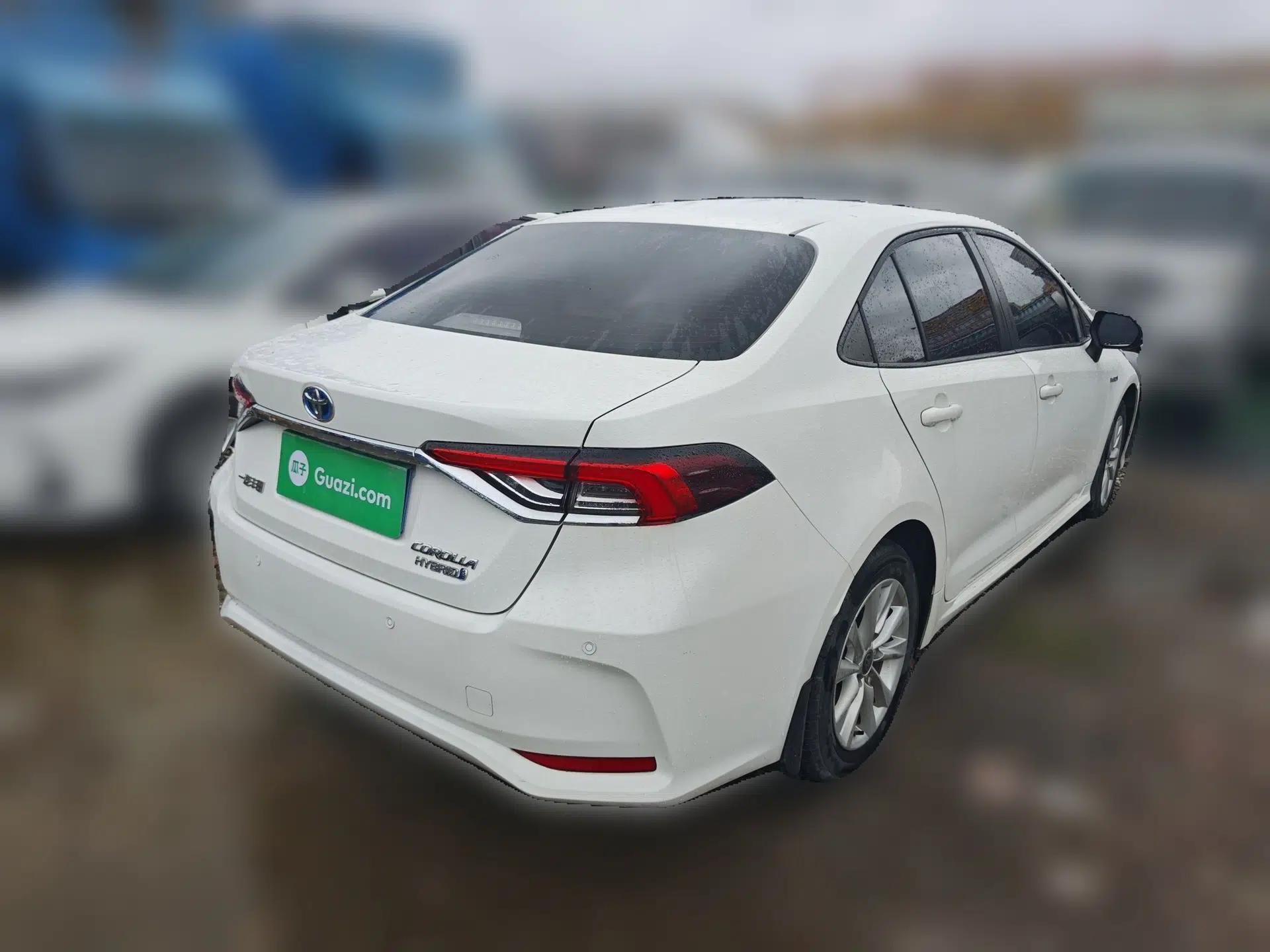 Toyota Corolla 2023 1.8L Smart Electric Hybrid Dual-Motor Elite Edition — миниатюра 6