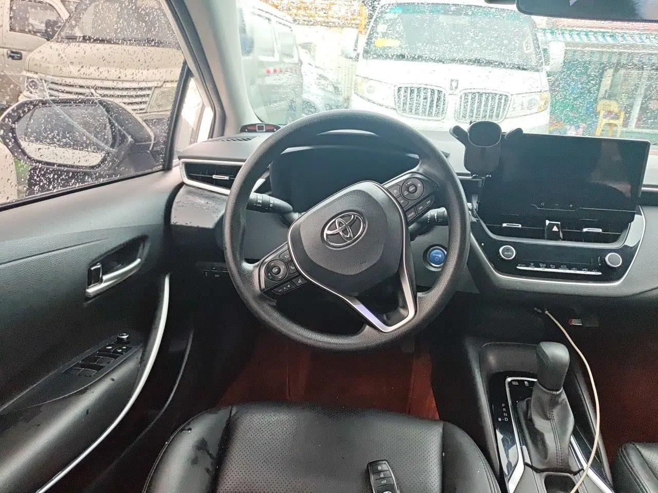 Toyota Corolla 2023 1.8L Smart Electric Hybrid Dual-Motor Elite Edition — миниатюра 10
