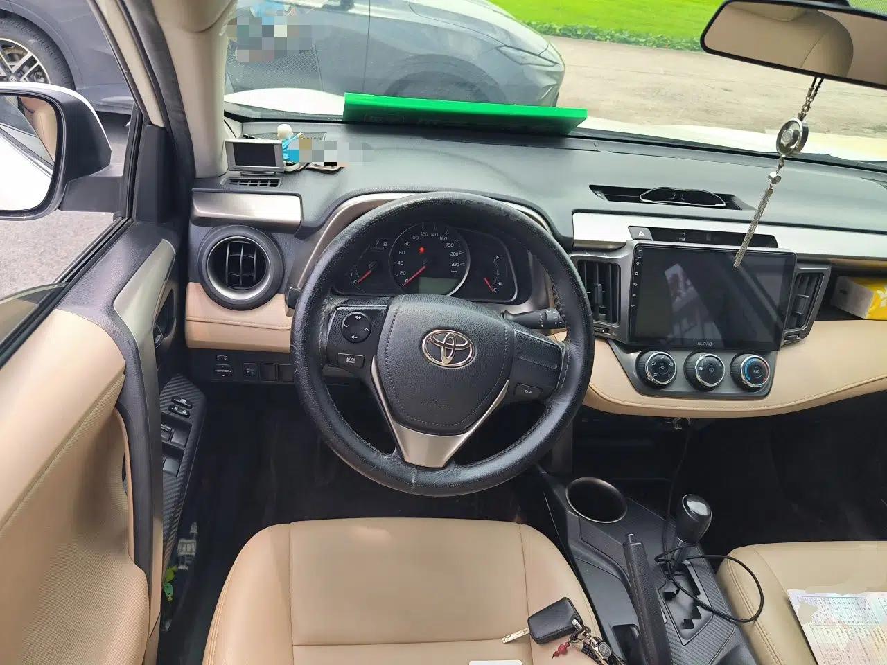Toyota RAV4 2013 2.0L CVT Two-Wheel Drive Urban Edition — миниатюра 10