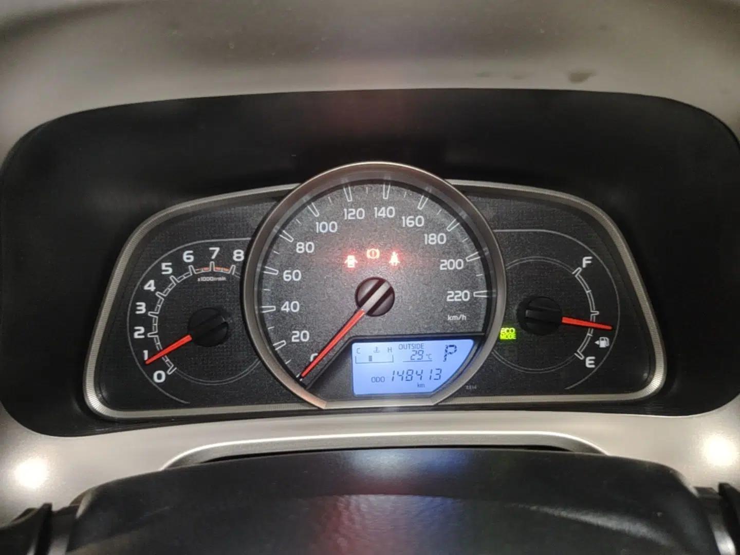 Toyota RAV4 2015 2.0L CVT Two-Wheel Drive Fashion Edition — миниатюра 14