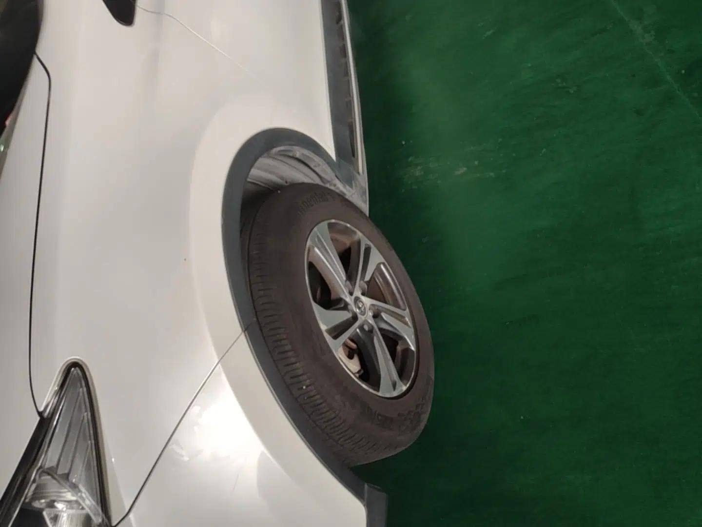 Toyota RAV4 2015 2.0L CVT Two-Wheel Drive Fashion Edition — миниатюра 10