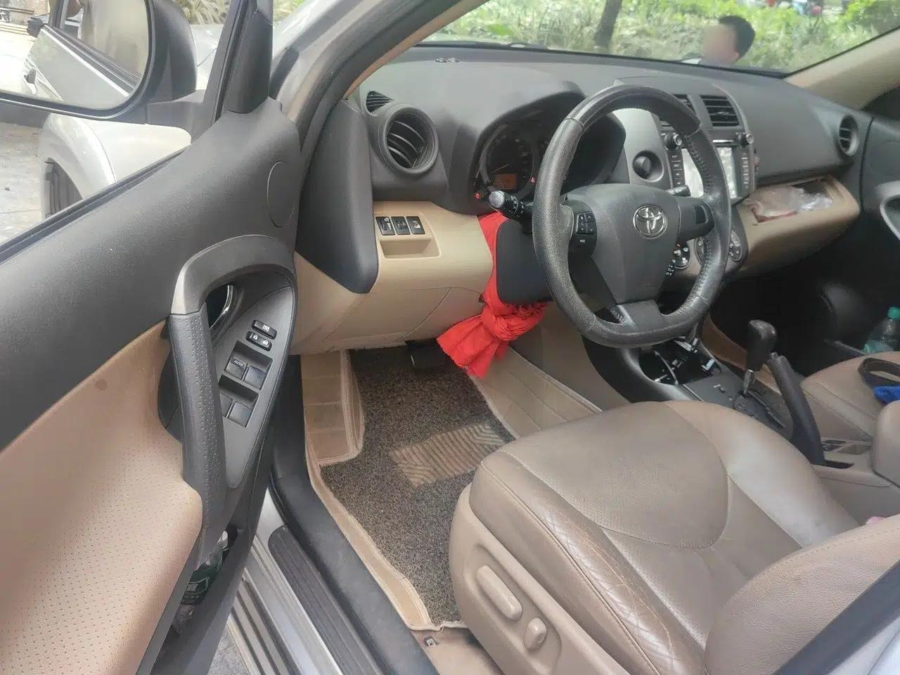 Toyota RAV4 2011 2.0L Automatic Luxury Edition — миниатюра 16