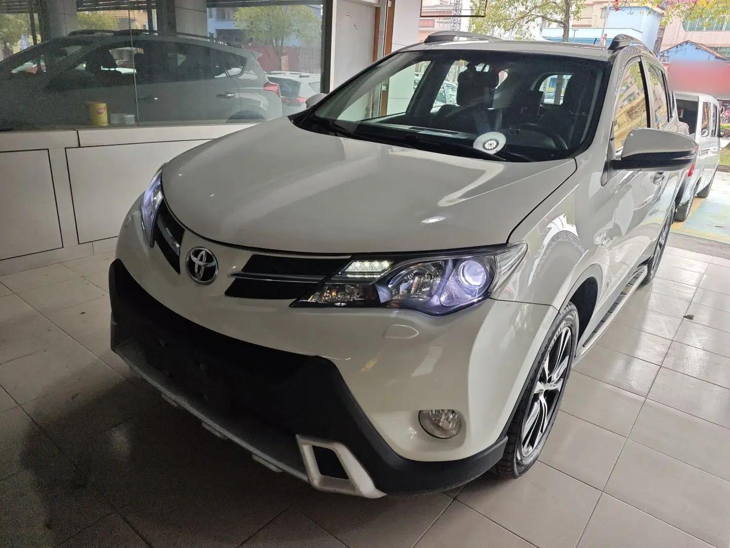 Toyota RAV4 2013 2.5L Automatic 4x4 Luxury Edition — миниатюра 1