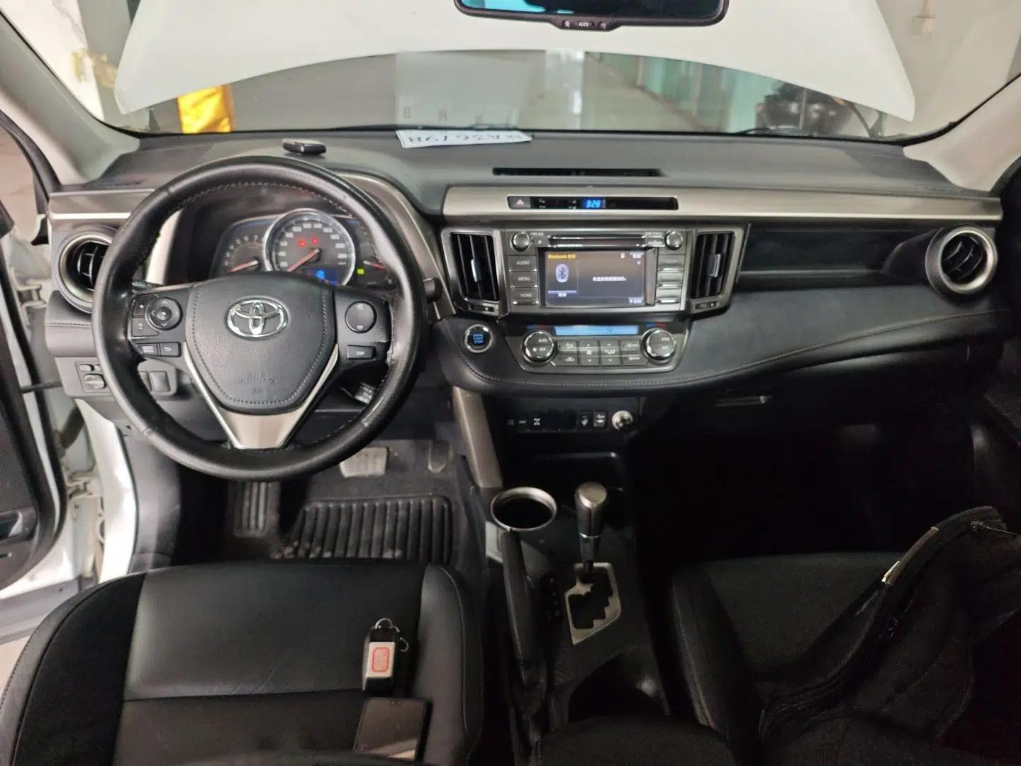 Toyota RAV4 2013 2.5L Automatic 4x4 Luxury Edition — миниатюра 12