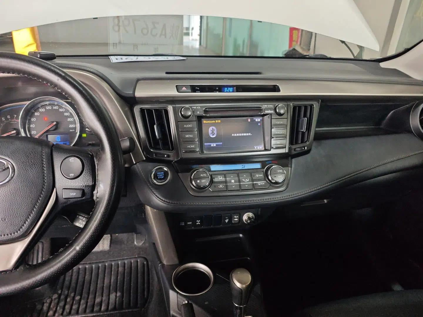 Toyota RAV4 2013 2.5L Automatic 4x4 Luxury Edition — миниатюра 15