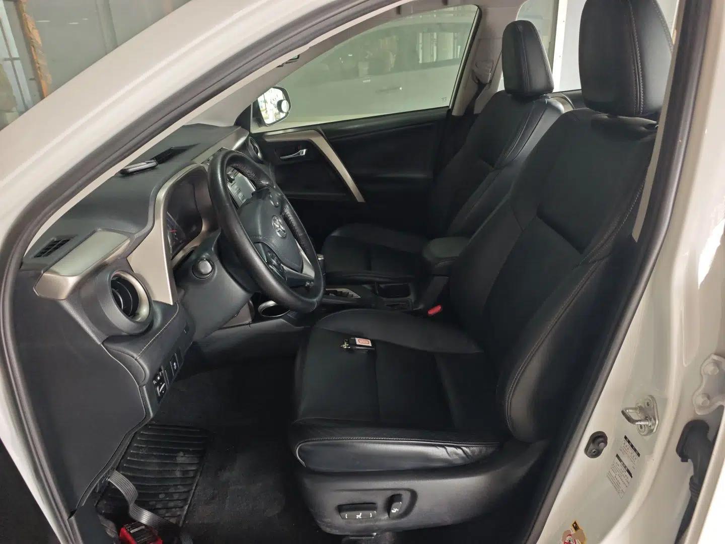 Toyota RAV4 2013 2.5L Automatic 4x4 Luxury Edition — миниатюра 17