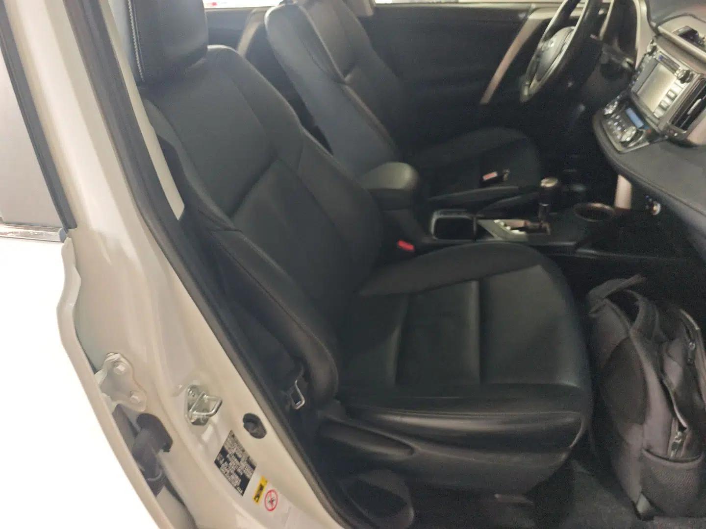 Toyota RAV4 2013 2.5L Automatic 4x4 Luxury Edition — миниатюра 19