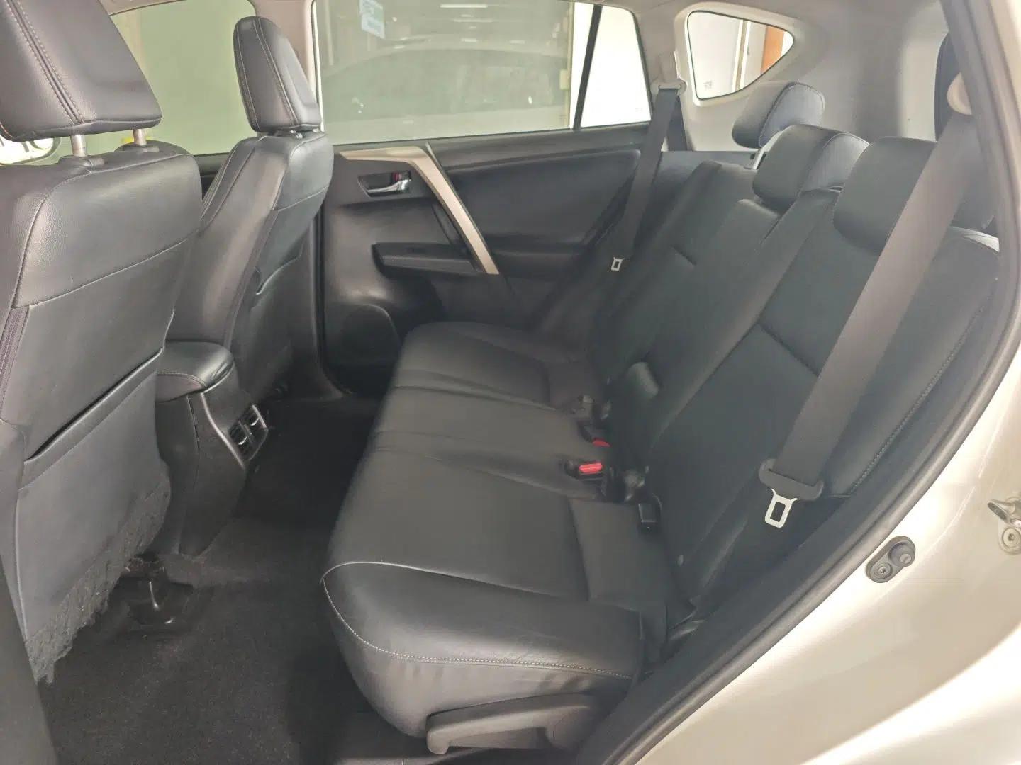 Toyota RAV4 2013 2.5L Automatic 4x4 Luxury Edition — миниатюра 20