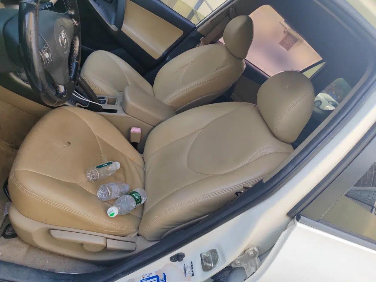 Toyota RAV4 2011 2.0L Automatic Classic Edition — миниатюра 15