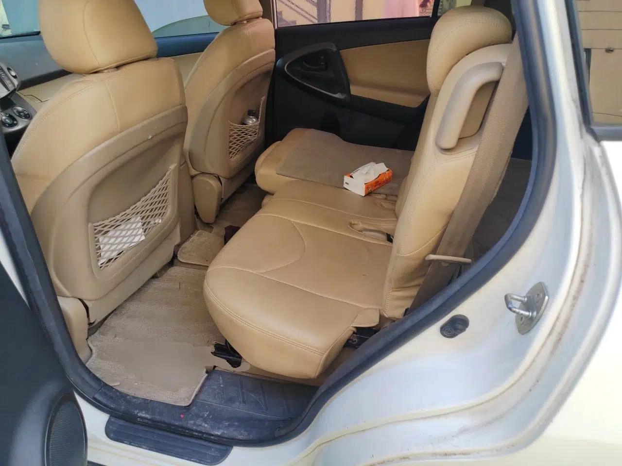 Toyota RAV4 2011 2.0L Automatic Classic Edition — миниатюра 17