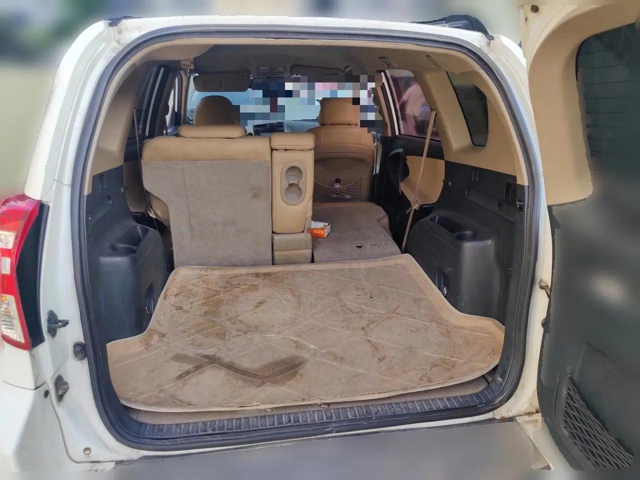 Toyota RAV4 2011 2.0L Automatic Classic Edition — миниатюра 19