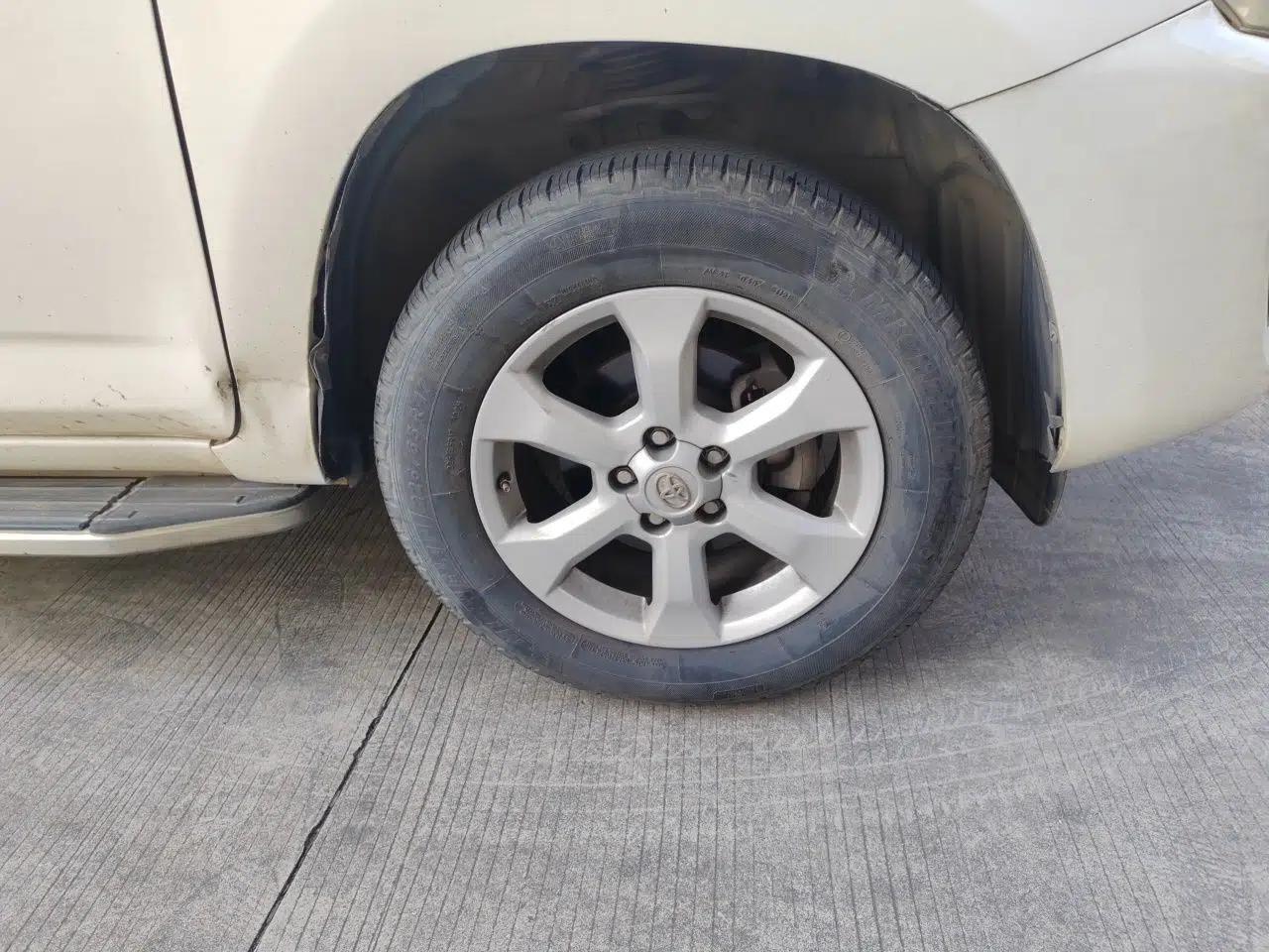 Toyota RAV4 2011 2.0L Automatic Classic Edition — миниатюра 8