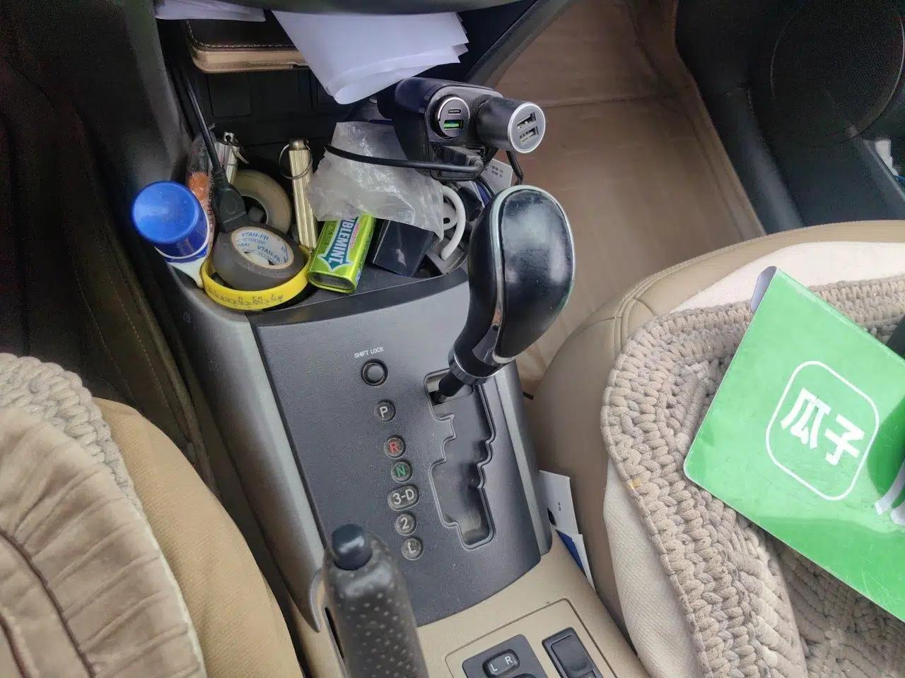 Toyota RAV4 2011 2.0L Automatic 4x4 Edition — миниатюра 14