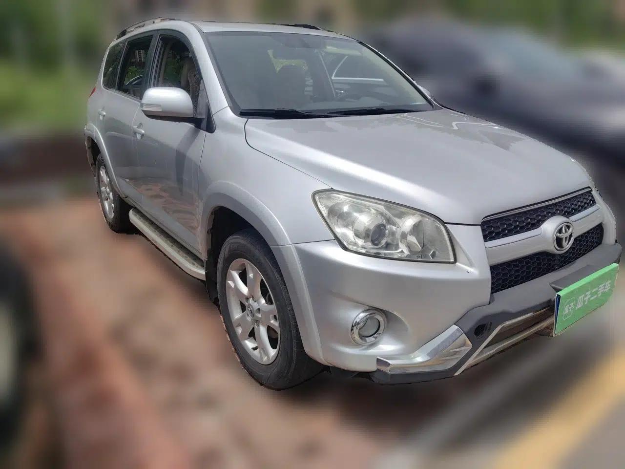Toyota RAV4 2011 2.0L Automatic 4x4 Edition — миниатюра 3