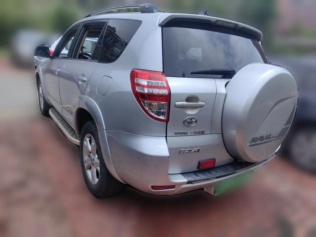 Toyota RAV4 2011 2.0L Automatic 4x4 Edition — миниатюра 4