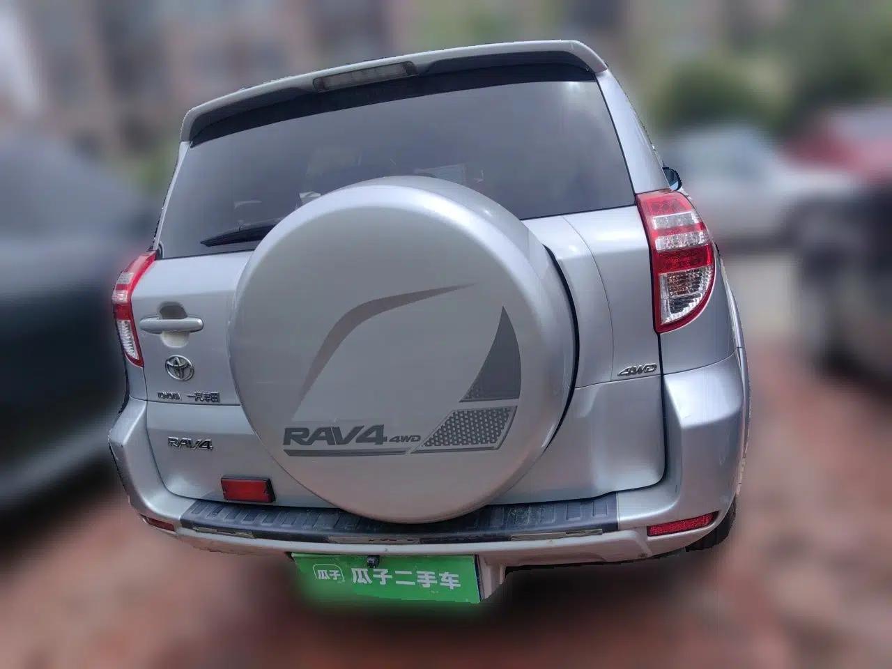 Toyota RAV4 2011 2.0L Automatic 4x4 Edition — миниатюра 5