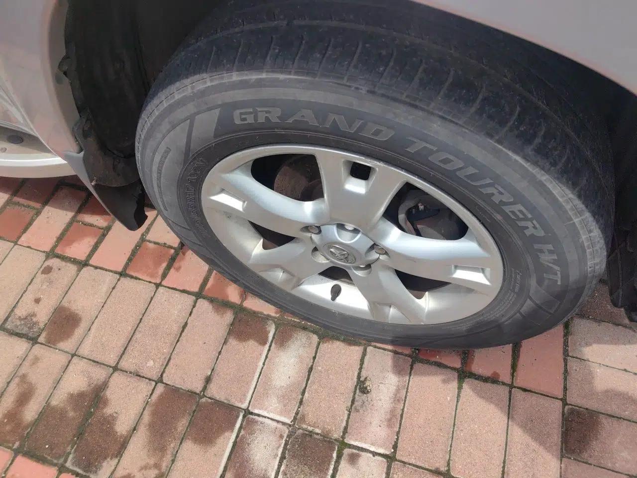 Toyota RAV4 2011 2.0L Automatic 4x4 Edition — миниатюра 8